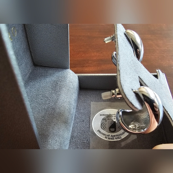 Lussoro earrings - Picture 4 of 6